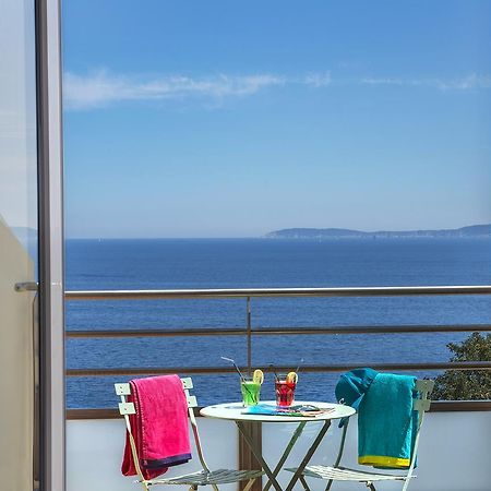 Hotel-Club Du Domaine D'Aiguebelle, Ussim Vacances ル・ラヴァンドゥー エクステリア 写真