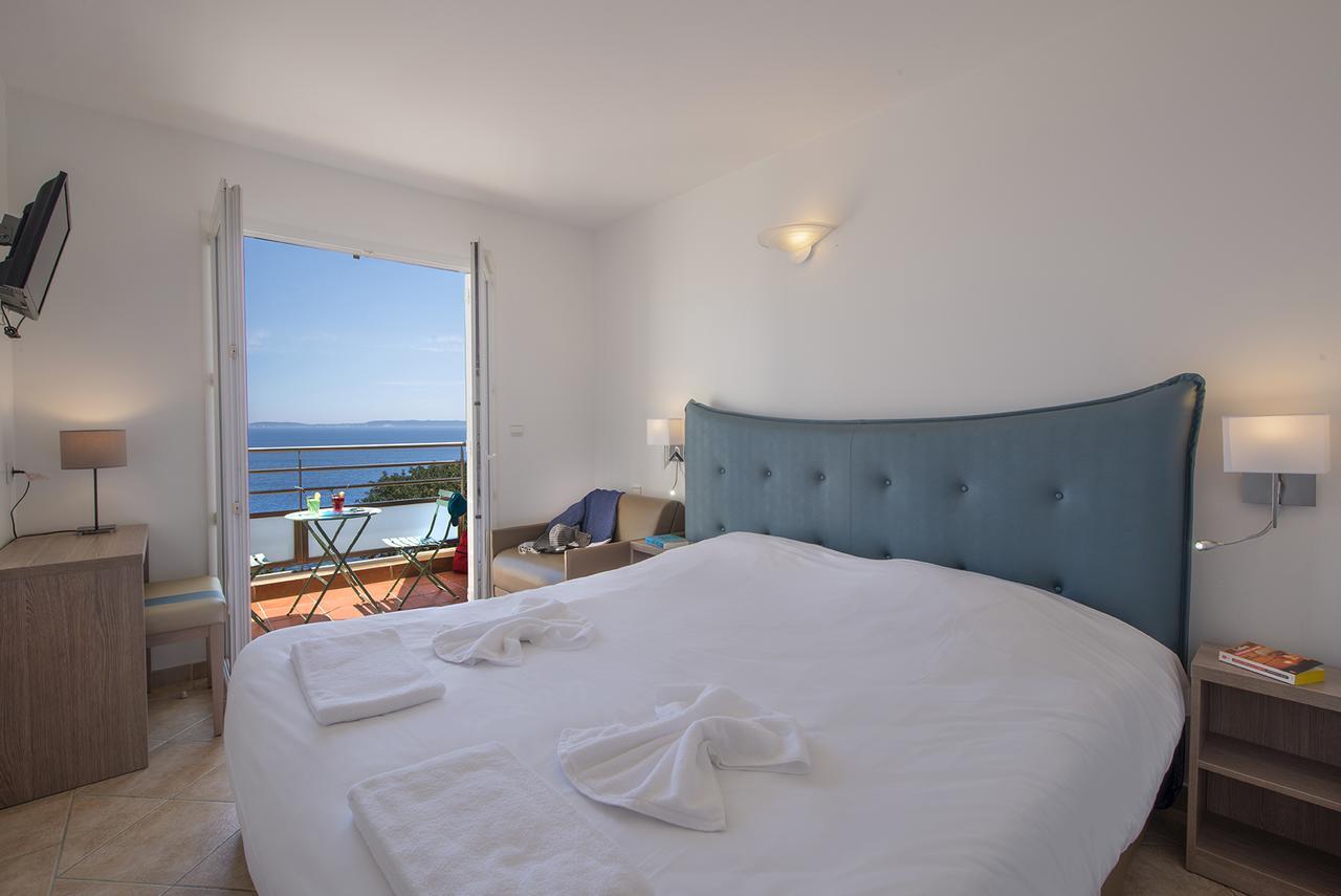 Hotel-Club Du Domaine D'Aiguebelle, Ussim Vacances ル・ラヴァンドゥー エクステリア 写真