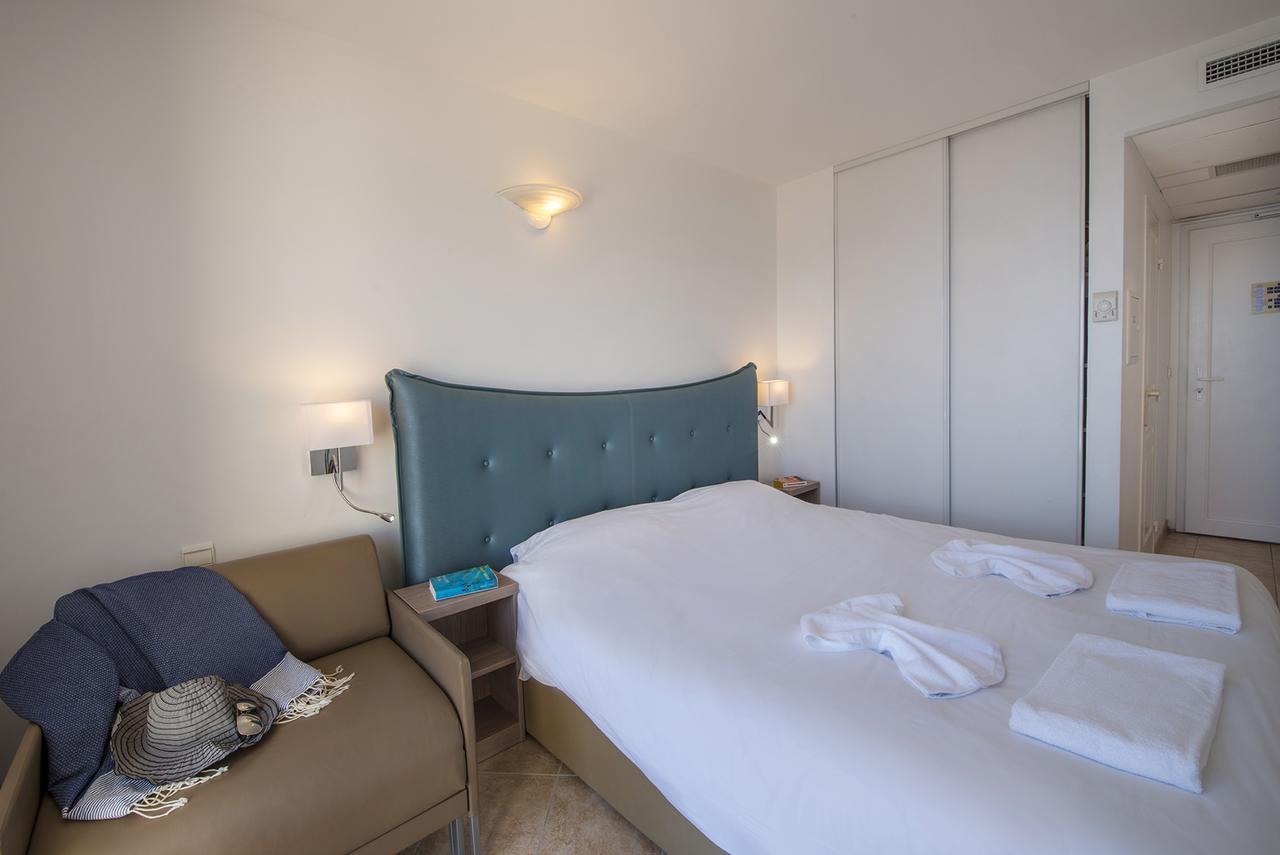 Hotel-Club Du Domaine D'Aiguebelle, Ussim Vacances ル・ラヴァンドゥー エクステリア 写真